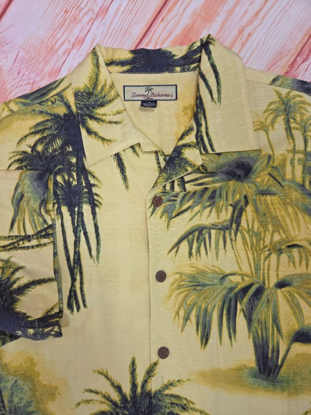 Tommy Bahama Silk Palm Tree Print Hawaiian Shirt Size Medium